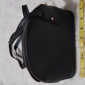 Charlotte Russe Half-Moon Crossbody Bag - Black 🌙